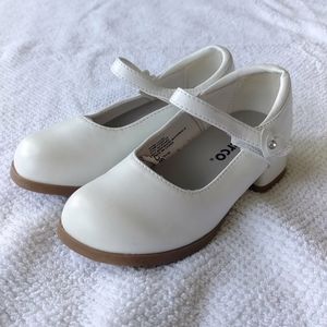 Toddler Circo Wlhite Dress Shoes Size 8c